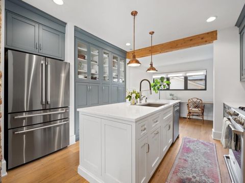 Tiny photo for 2109 W Montrose Avenue, Chicago, IL 60618 (MLS # 12536296)