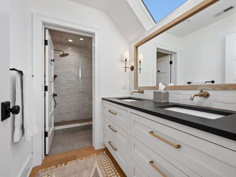 Tiny photo for 2109 W Montrose Avenue, Chicago, IL 60618 (MLS # 12536296)