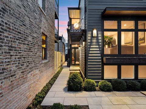 Tiny photo for 2109 W Montrose Avenue, Chicago, IL 60618 (MLS # 12536296)