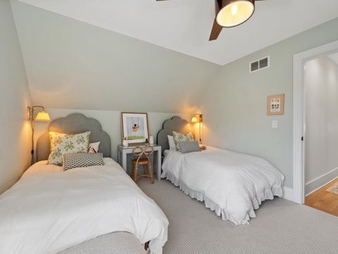 Tiny photo for 2109 W Montrose Avenue, Chicago, IL 60618 (MLS # 12536296)