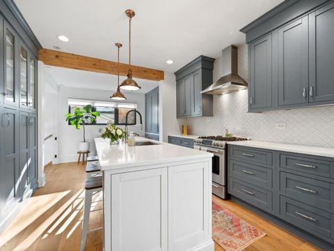 Tiny photo for 2109 W Montrose Avenue, Chicago, IL 60618 (MLS # 12536296)