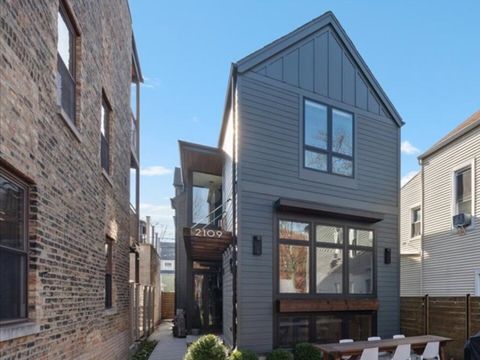 Tiny photo for 2109 W Montrose Avenue, Chicago, IL 60618 (MLS # 12536296)