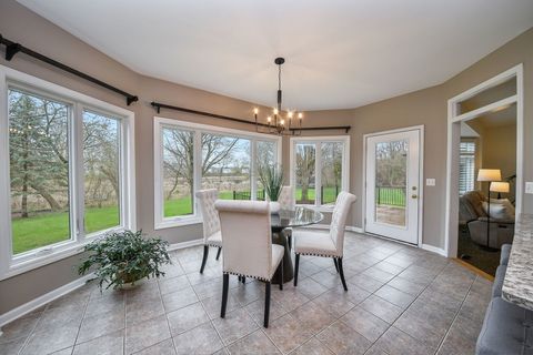 Tiny photo for 640 Kendridge Court, Aurora, IL 60502 (MLS # 12636152)