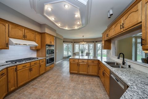 Tiny photo for 640 Kendridge Court, Aurora, IL 60502 (MLS # 12636152)