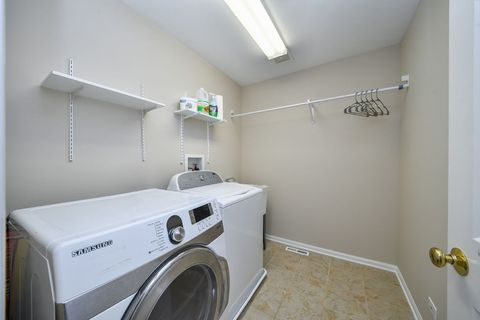 Tiny photo for 640 Kendridge Court, Aurora, IL 60502 (MLS # 12636152)
