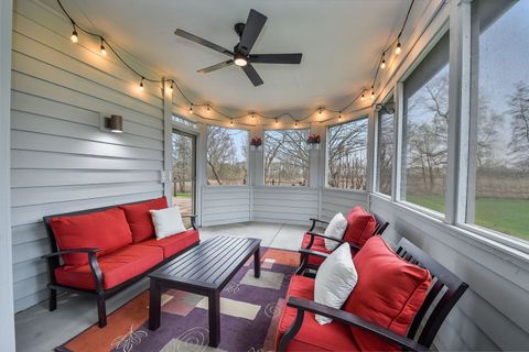 Tiny photo for 640 Kendridge Court, Aurora, IL 60502 (MLS # 12636152)