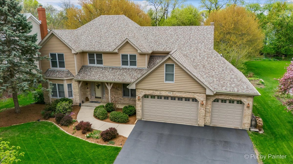 680 SPRUCE TREE Drive