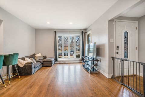 Tiny photo for 129 Rice Avenue, Bellwood, IL 60104 (MLS # 12563979)