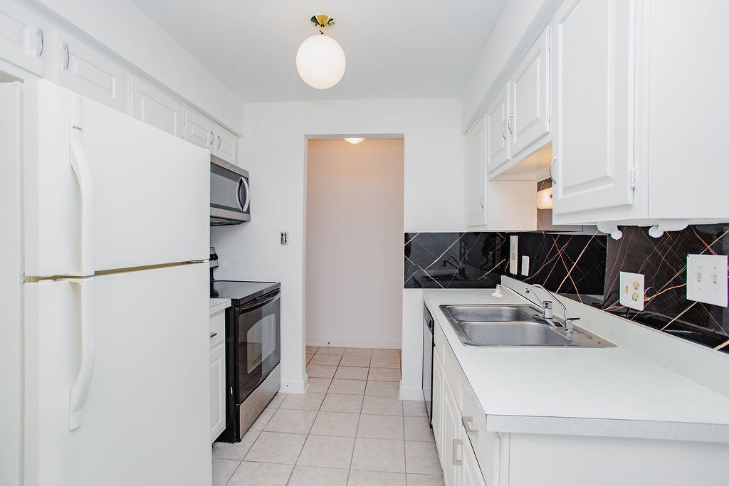 6135 W 94th Street B1