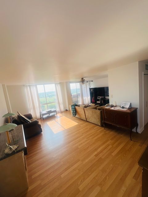 Tiny photo for 465 W Dominion Drive #1302, Wood Dale, IL 60191 (MLS # 12387539)