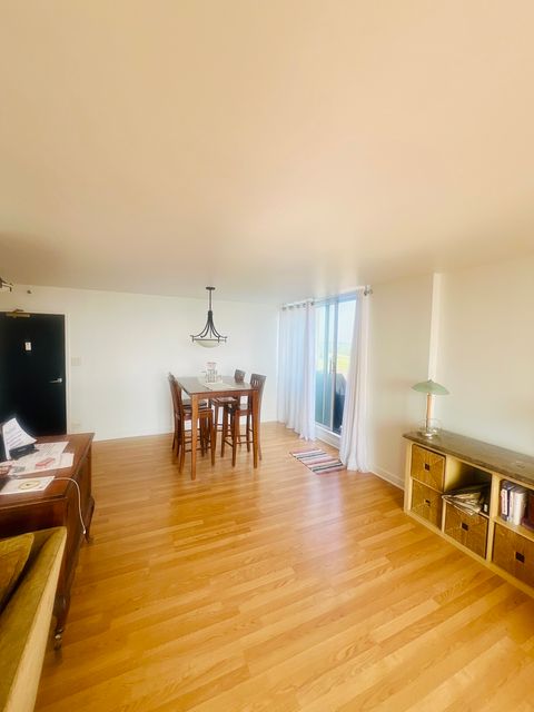 Tiny photo for 465 W Dominion Drive #1302, Wood Dale, IL 60191 (MLS # 12387539)