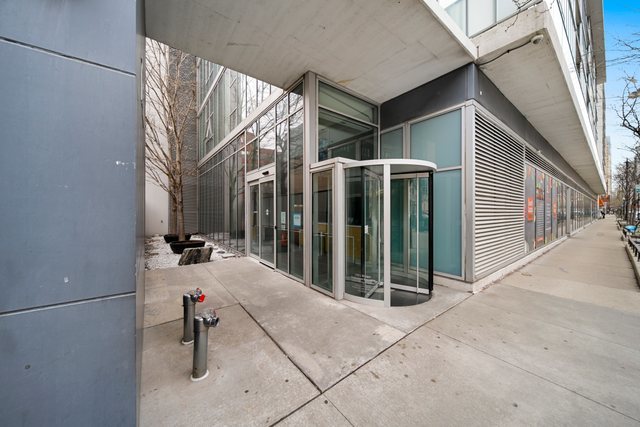 1720 S Michigan Avenue 401