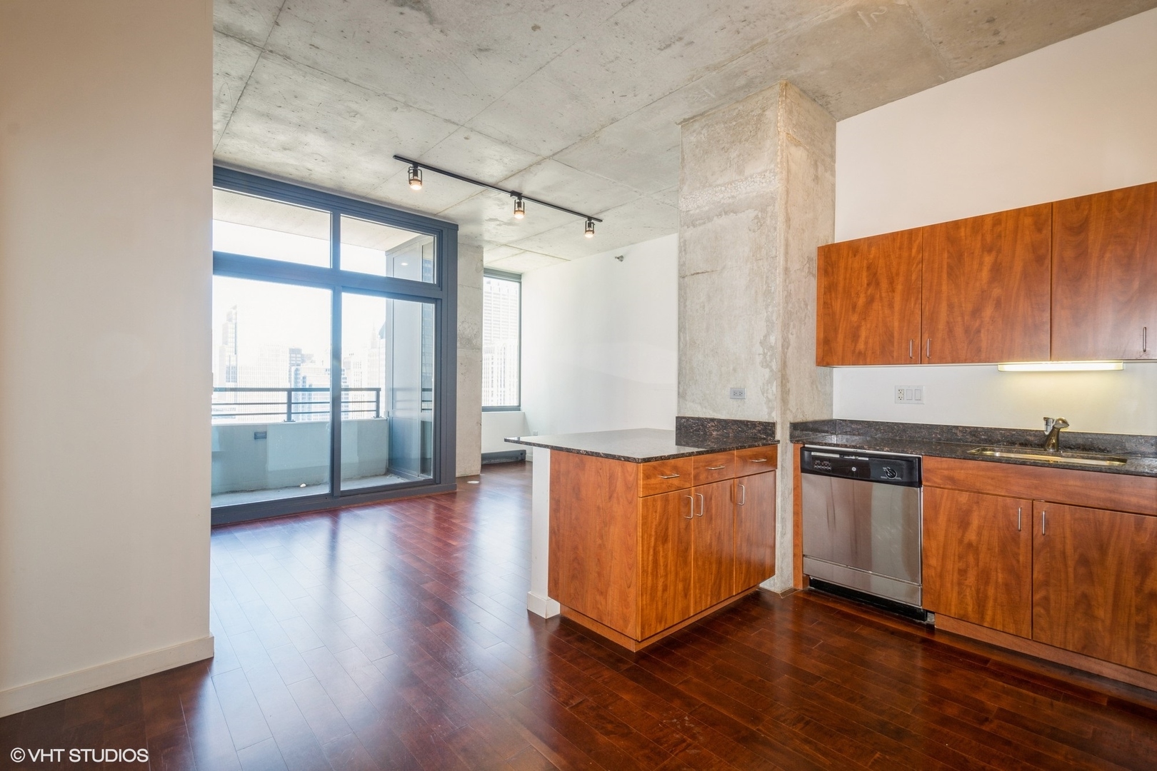 235 W VAN BUREN Street 4222