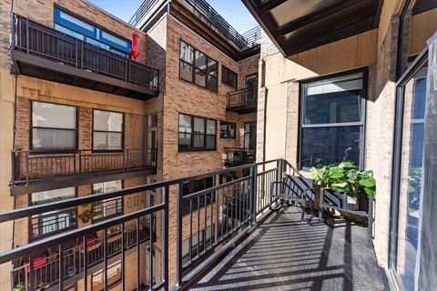 Tiny photo for 1307 S Wabash Avenue #605, Chicago, IL 60605 (MLS # 12502477)