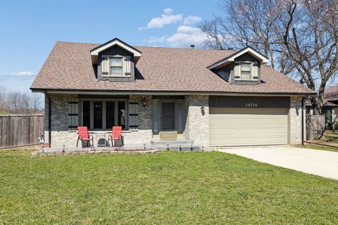 Photo of 1404 Carriage Lane, Bolingbrook, IL 60490 (MLS # 12615460)