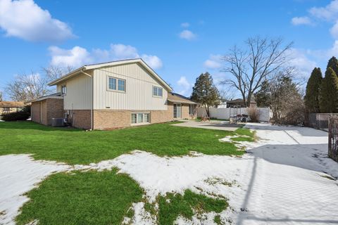 Tiny photo for 803 E 193rd Street, Glenwood, IL 60425 (MLS # 12555795)