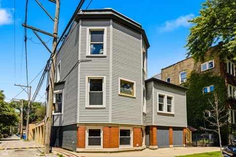 Tiny photo for 1244 W ARDMORE Avenue, Chicago, IL 60660 (MLS # 12684537)
