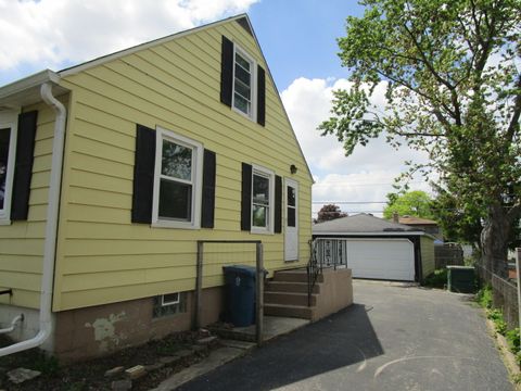 Tiny photo for 786 N Van Auken Street, Elmhurst, IL 60126 (MLS # 12372724)
