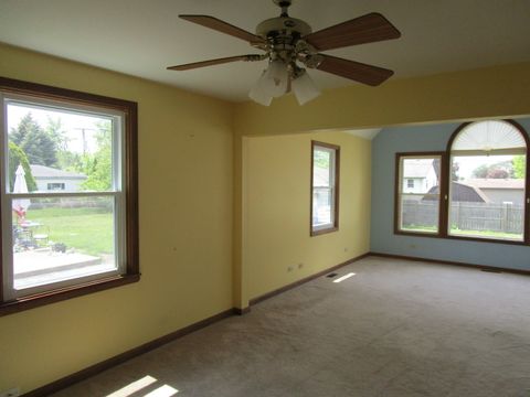 Tiny photo for 786 N Van Auken Street, Elmhurst, IL 60126 (MLS # 12372724)