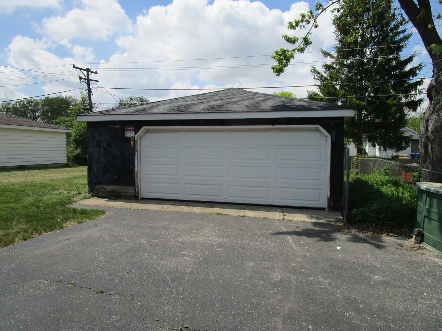 786 N Van Auken Street