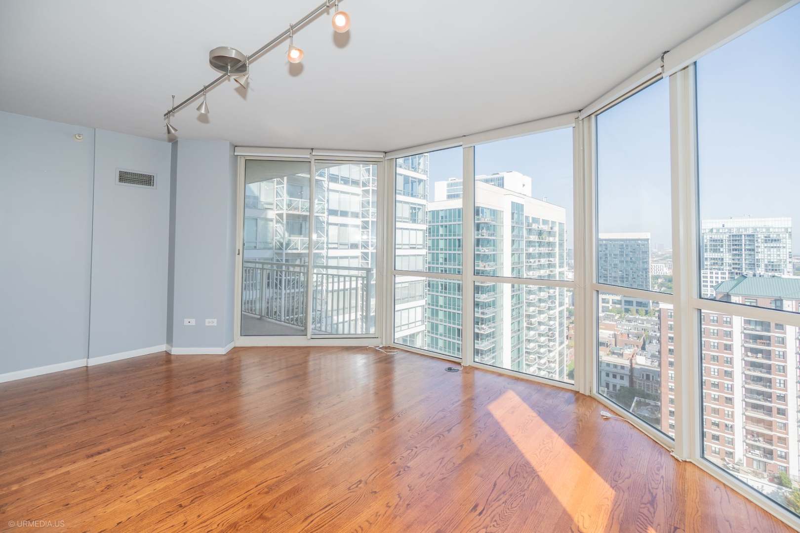645 N KINGSBURY Street 2109