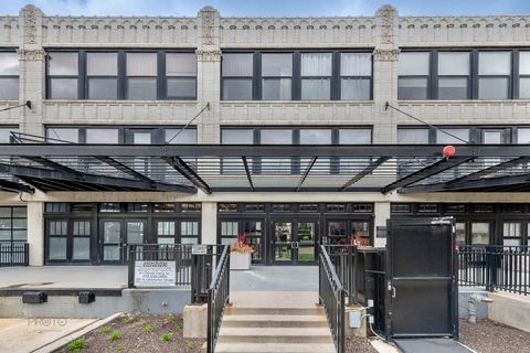 Tiny photo for 1070 W 15th Street #302, Chicago, IL 60608 (MLS # 12460364)