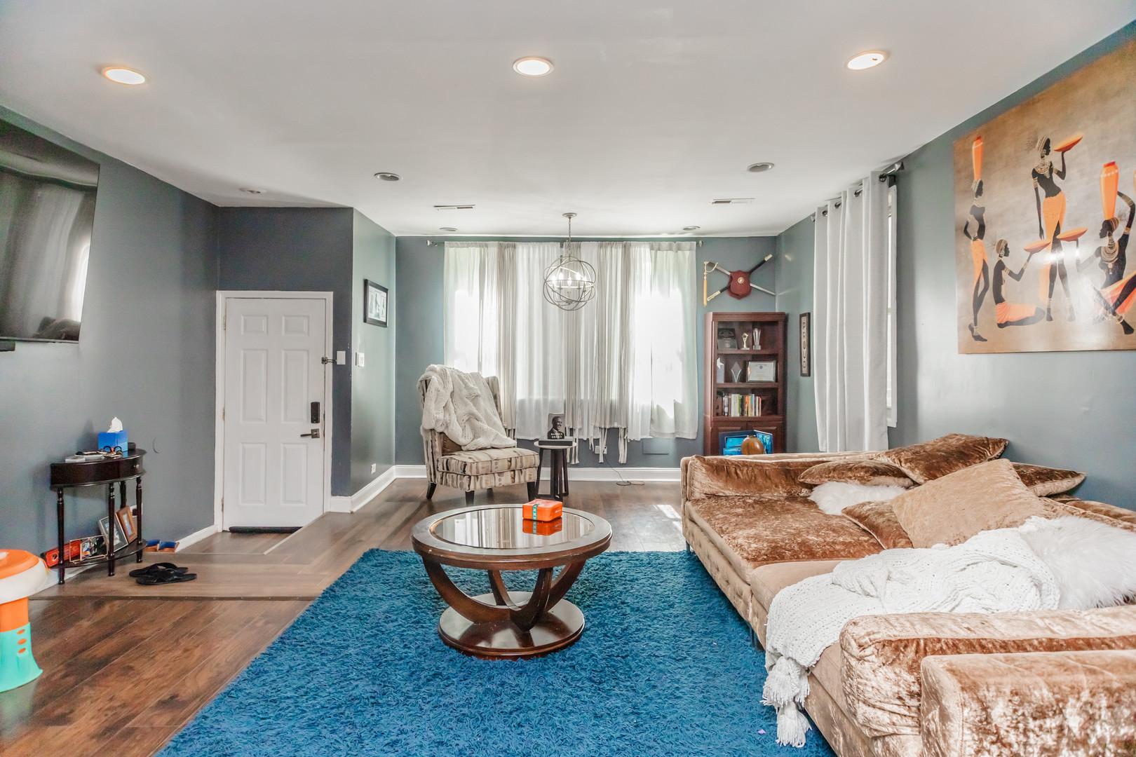 4829 S CHAMPLAIN Avenue