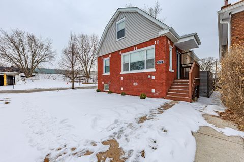 Tiny photo for 9356 S Manistee Avenue, Chicago, IL 60617 (MLS # 12591203)