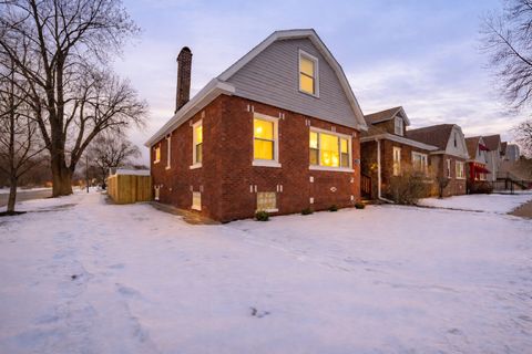 Photo of 9356 S Manistee Avenue, Chicago, IL 60617 (MLS # 12591203)
