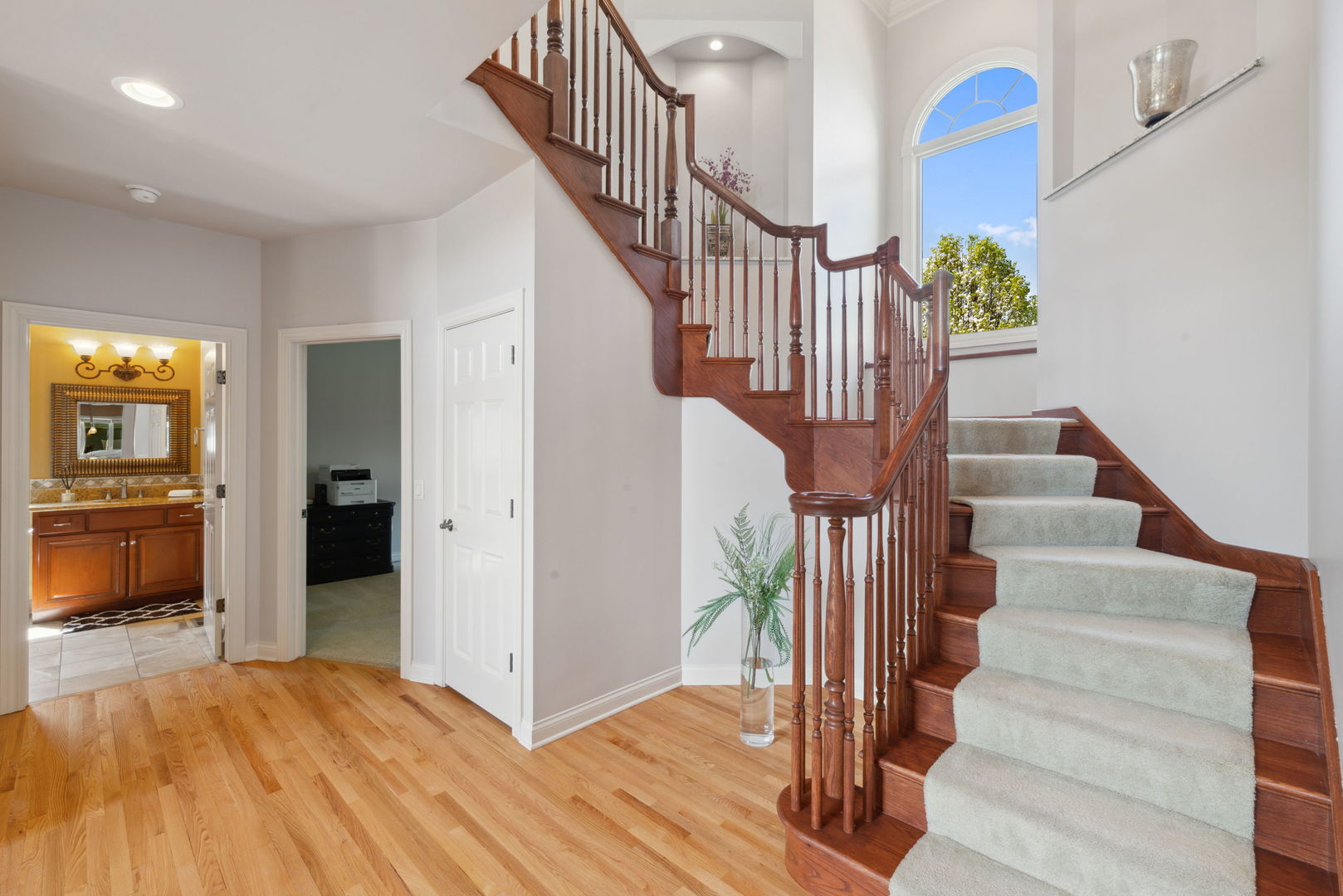 4052 Teak Circle