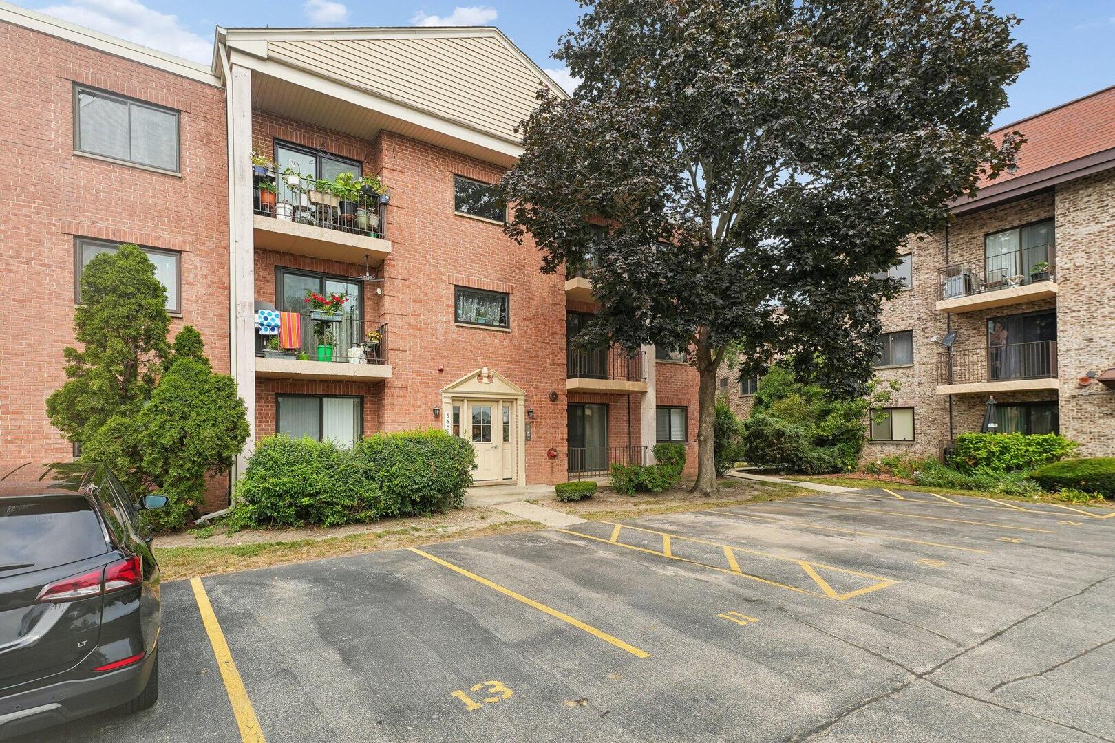 5401 Chateau Drive 4