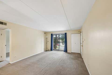 Tiny photo for 5401 Chateau Drive #4, Rolling Meadows, IL 60008 (MLS # 12718806)