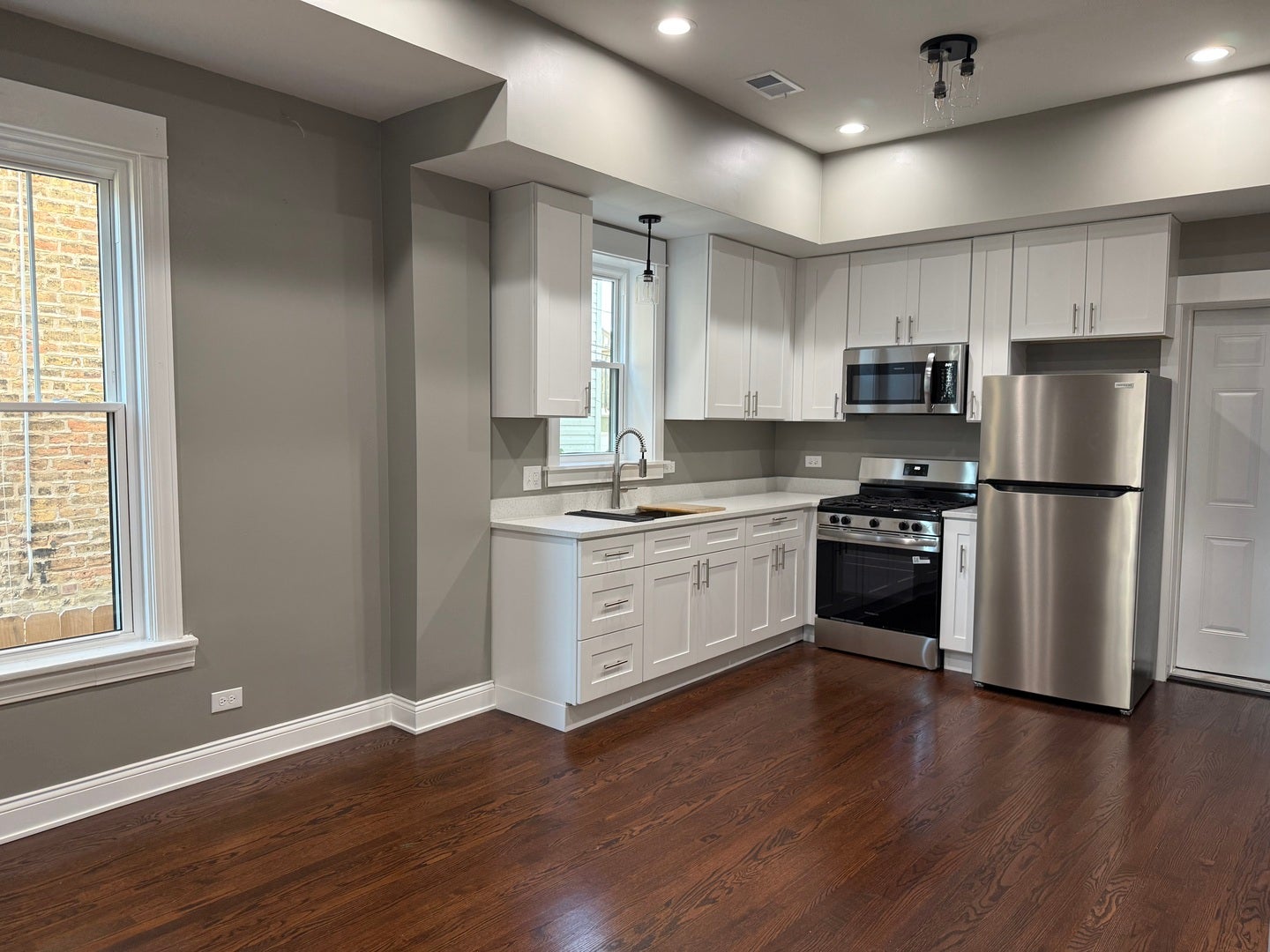 3312 W Le Moyne Street 1