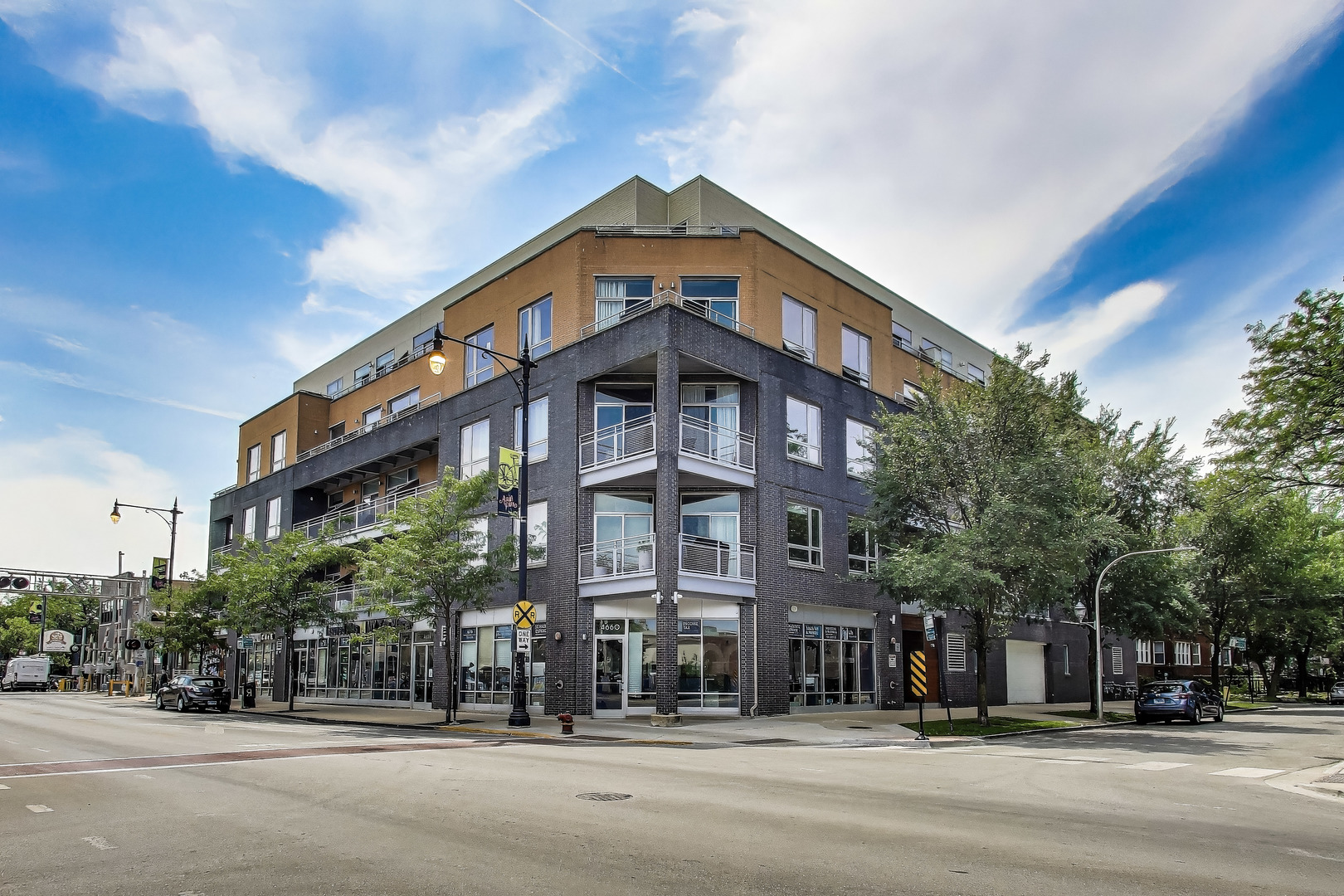 3201 W Leland Avenue 312