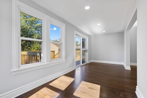 A home in Forest View