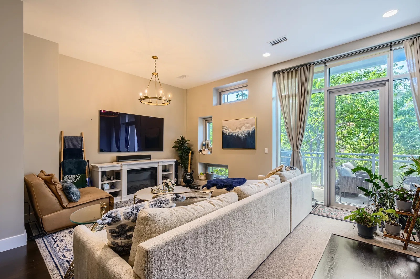 1124 W Adams Street 3W