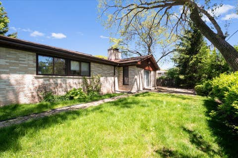 Tiny photo for 2821 Covert Road, Glenview, IL 60025 (MLS # 12711278)
