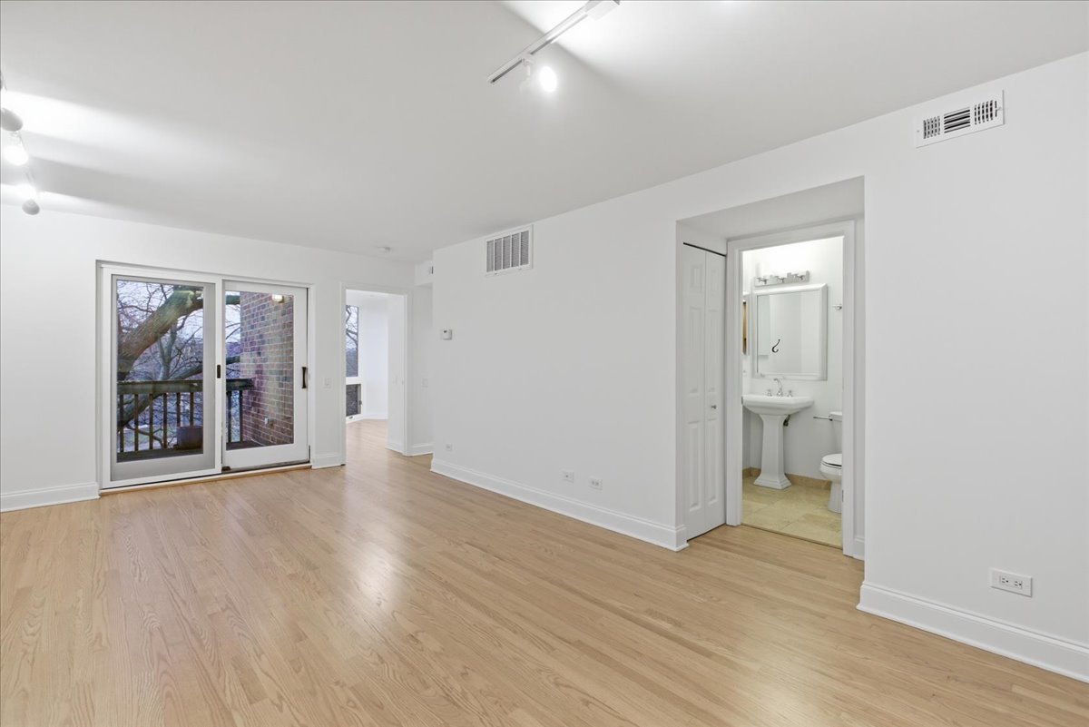 2131 N Larrabee Street 6307