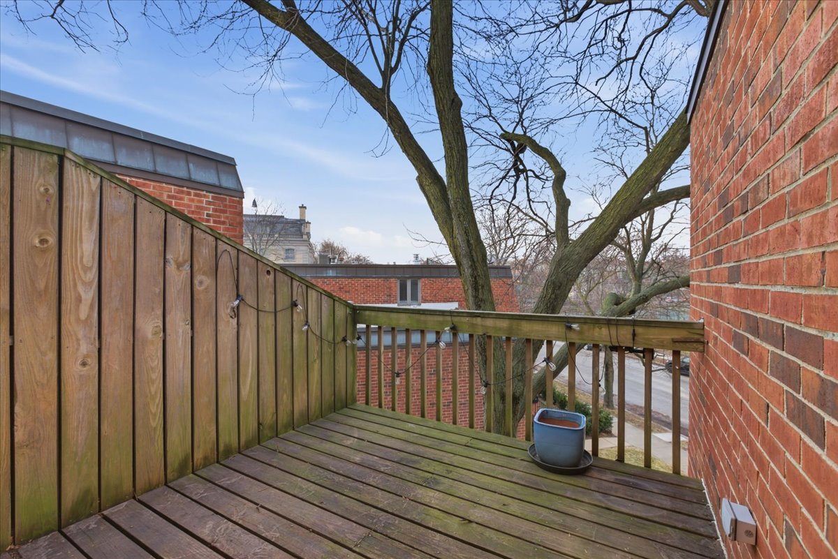 2131 N Larrabee Street 6307