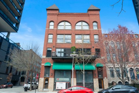 Photo of 368 W Huron Street #3N, Chicago, IL 60654 (MLS # 12615621)