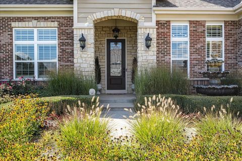 Tiny photo for 4565 Greywood Drive, St. Charles, IL 60175 (MLS # 12448136)