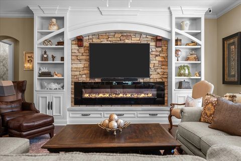 Tiny photo for 4565 Greywood Drive, St. Charles, IL 60175 (MLS # 12448136)