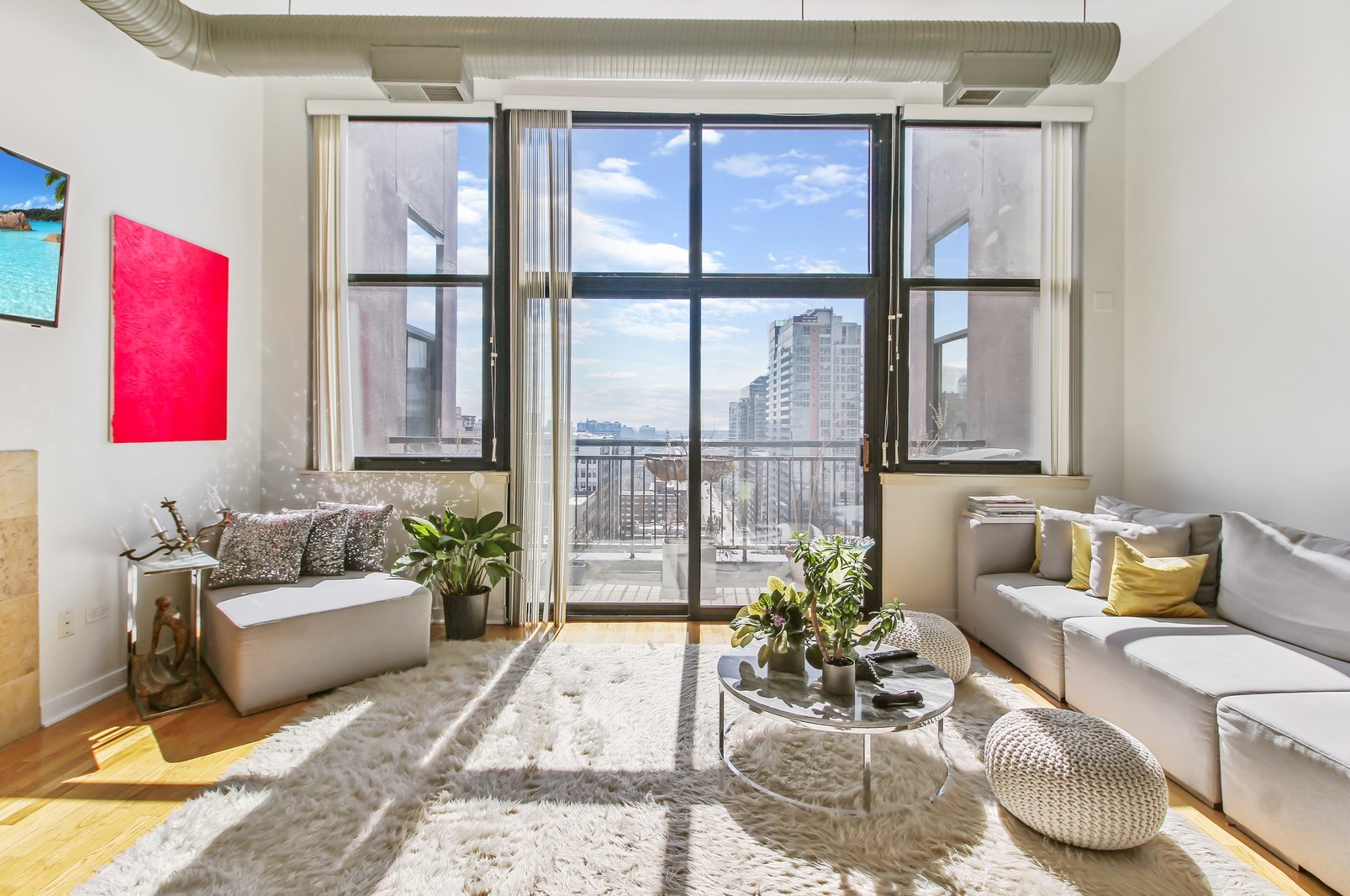 547 S Clark Street 1402