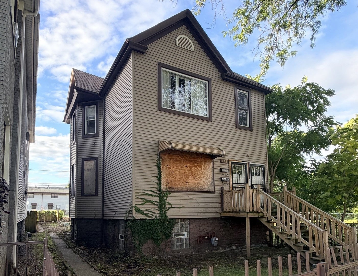 529 W Englewood Avenue