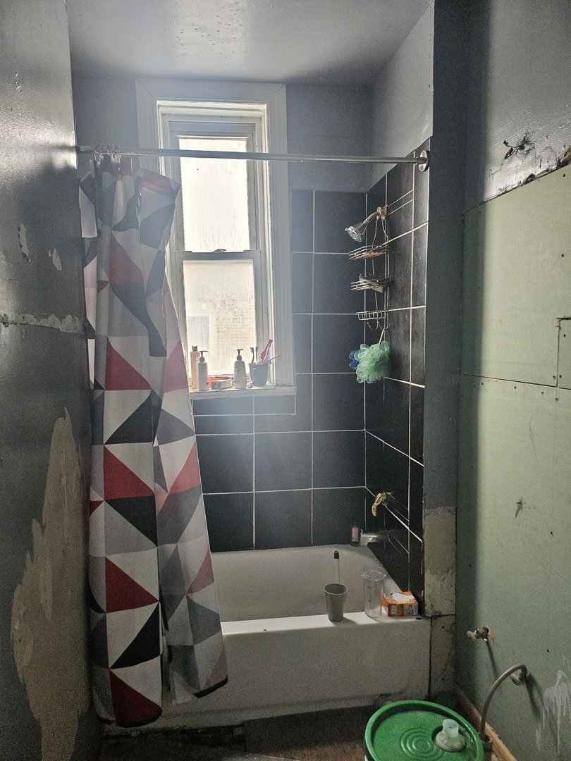 1010 N Ridgeway Avenue