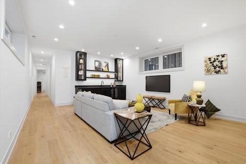 Tiny photo for 4844 N Hermitage Avenue, Chicago, IL 60640 (MLS # 12600690)