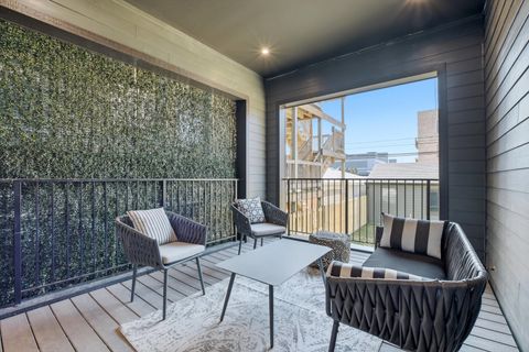 Tiny photo for 4844 N Hermitage Avenue, Chicago, IL 60640 (MLS # 12600690)