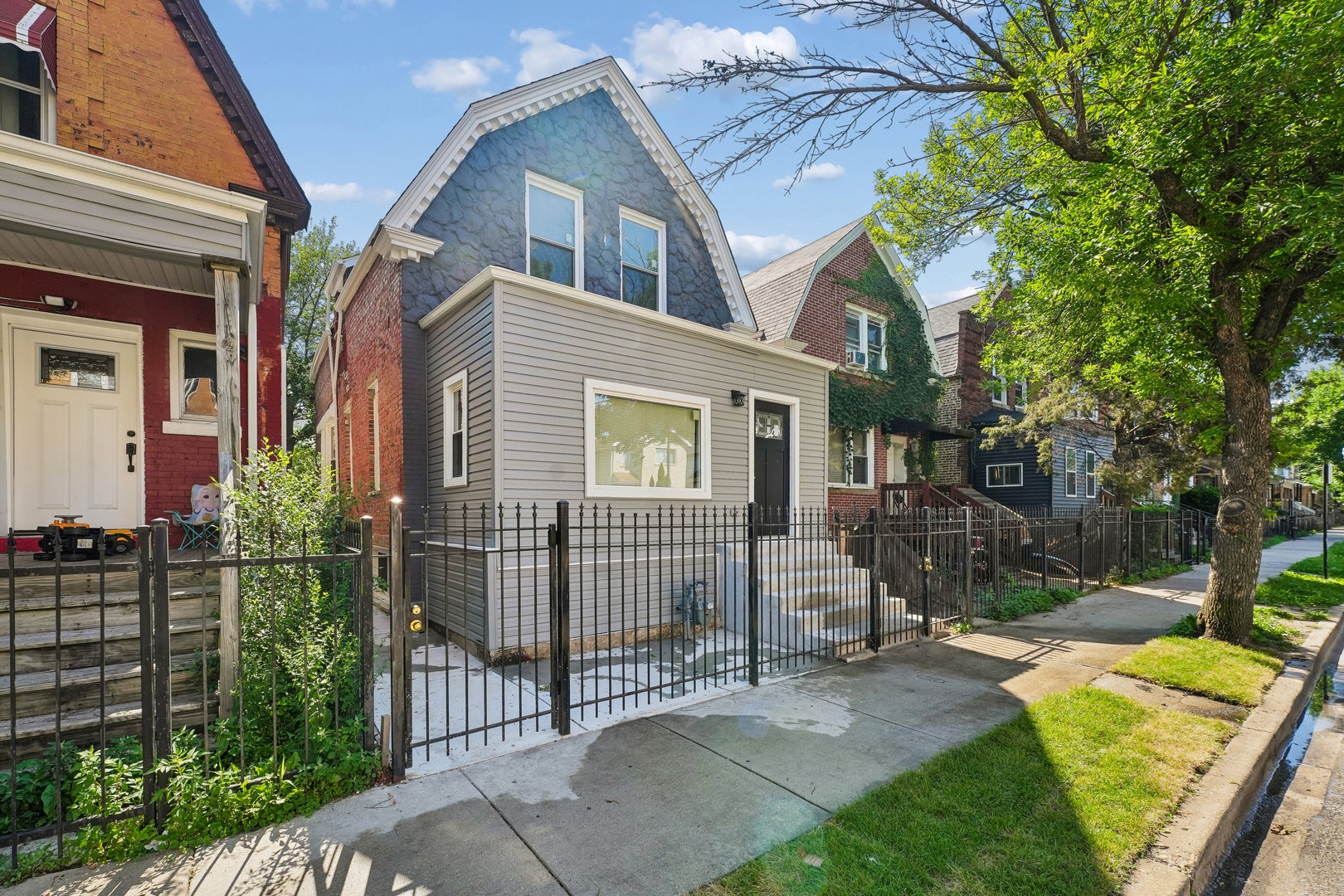 157 N Laramie Avenue