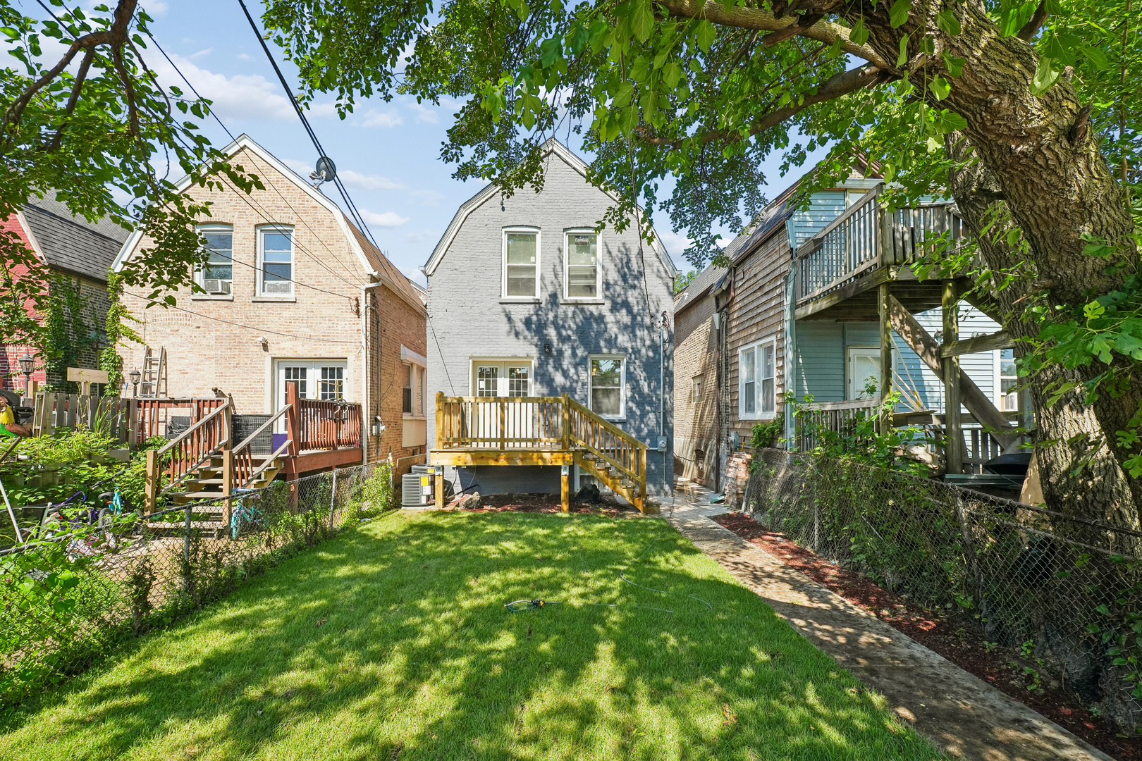 157 N Laramie Avenue