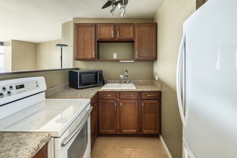 Tiny photo for 5415 N SHERIDAN Road #4412, Chicago, IL 60640 (MLS # 12632525)